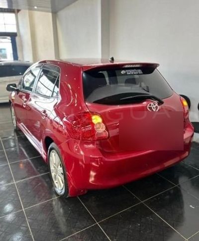 Toyota Auris miniatura 2