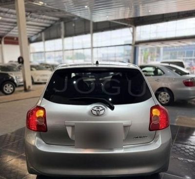 Toyota Auris miniatura 2