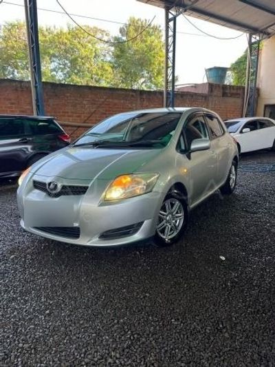 Toyota Auris miniatura 2