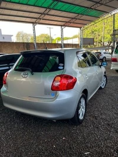 Toyota Auris miniatura 4