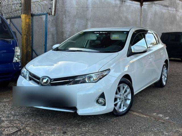 Toyota Auris image 1