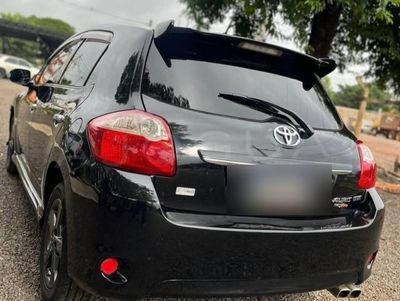 Toyota Auris miniatura 3