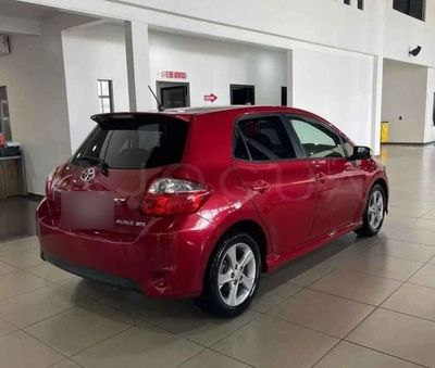 Toyota Auris miniatura 3