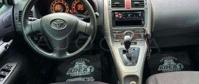 Toyota Auris miniatura 3