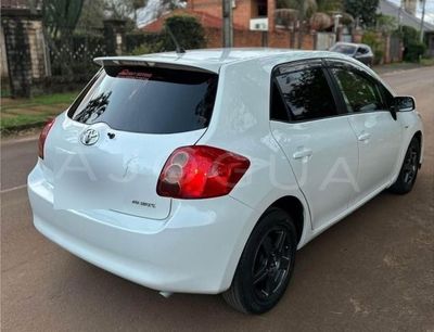 Toyota Auris miniatura 2