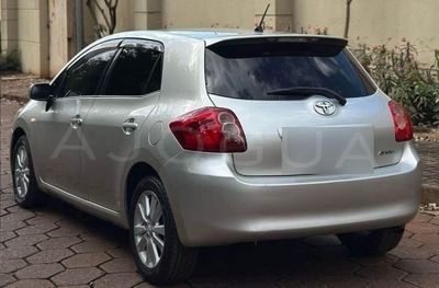 Toyota Auris miniatura 2