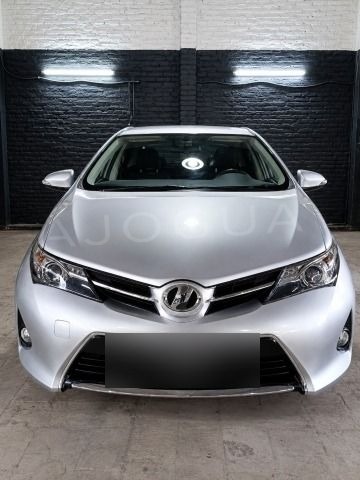 Toyota Auris image 1