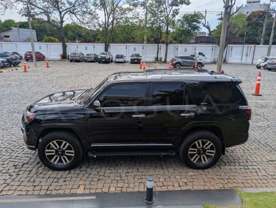 Toyota 4Runner miniatura 8