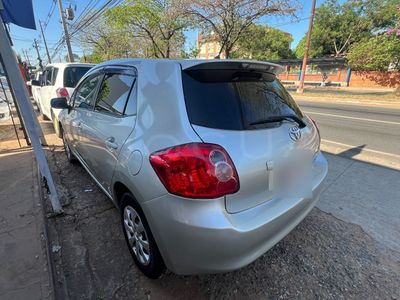Toyota Auris miniatura 6