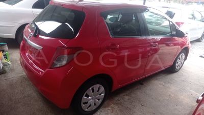 Toyota Vitz miniatura 3