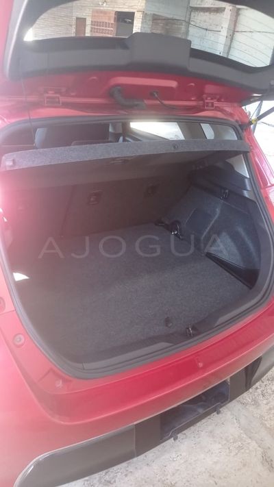 Toyota Auris miniatura 3