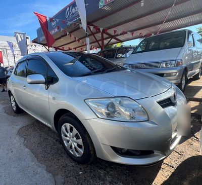 Toyota Auris miniatura 2