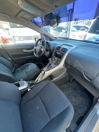 Toyota Auris miniatura 3