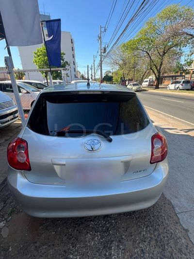 Toyota Auris miniatura 5