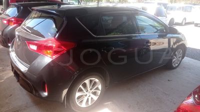 Toyota Auris miniatura 5