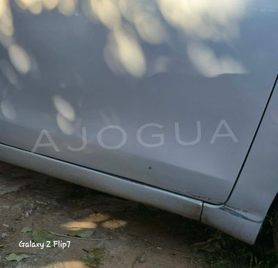 Toyota Vitz miniatura 9
