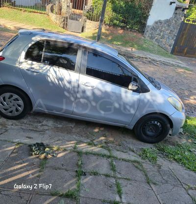 Toyota Vitz miniatura 17