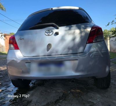 Toyota Vitz miniatura 4