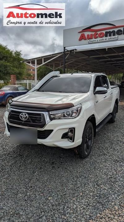Toyota Hilux miniatura 6