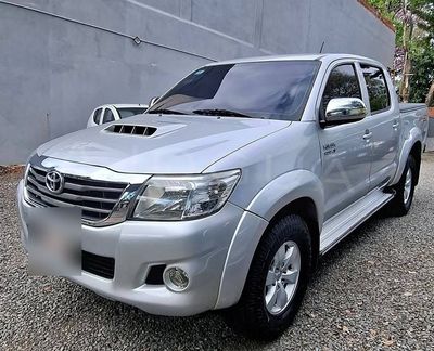 Toyota Hilux thumbnail 1