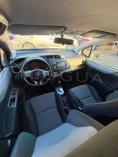 Toyota Vitz miniatura 2