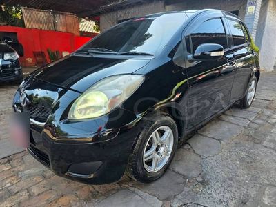 Toyota Vitz miniatura 3
