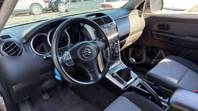 Suzuki Grand Vitara miniatura 4