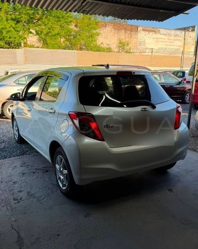 Toyota Vitz miniatura 4