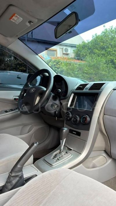 Toyota Axio miniatura 10