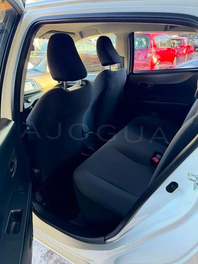 Toyota Vitz miniatura 7