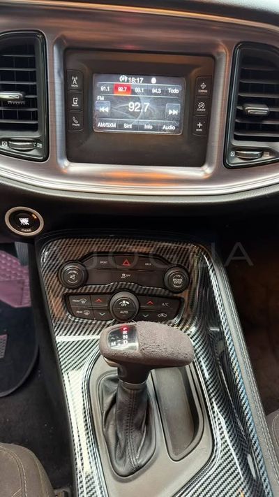 Dodge Challenger miniatura 6