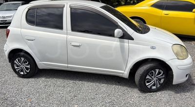 Toyota Vitz miniatura 8