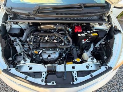 Toyota Vitz miniatura 8