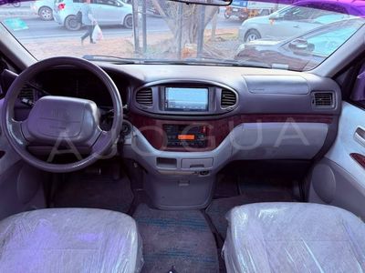 Toyota Regius miniatura 13