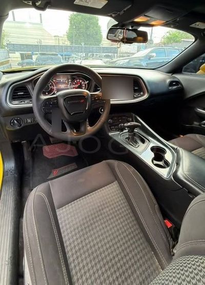 Dodge Challenger miniatura 18