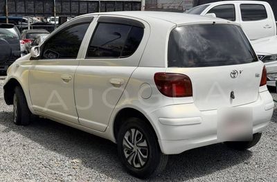 Toyota Vitz miniatura 4
