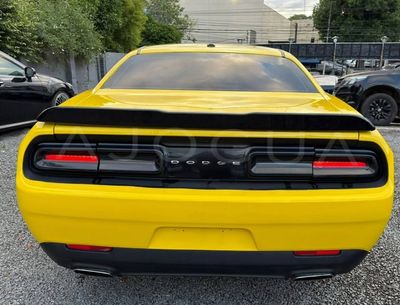 Dodge Challenger miniatura 13
