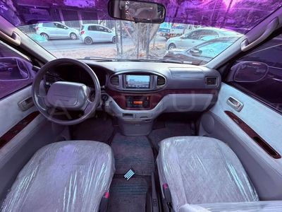 Toyota Regius miniatura 11