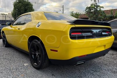 Dodge Challenger miniatura 14