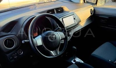Toyota Vitz miniatura 6
