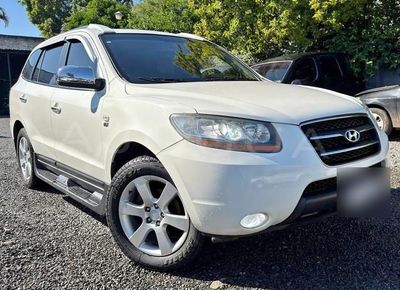 Hyundai Santa Fe thumbnail 1