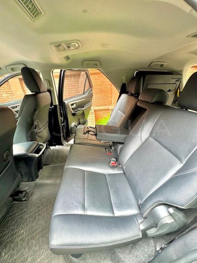 Toyota Fortuner miniatura 7