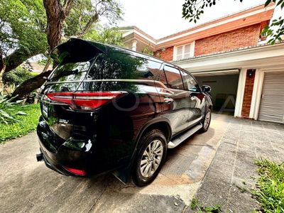 Toyota Fortuner miniatura 3