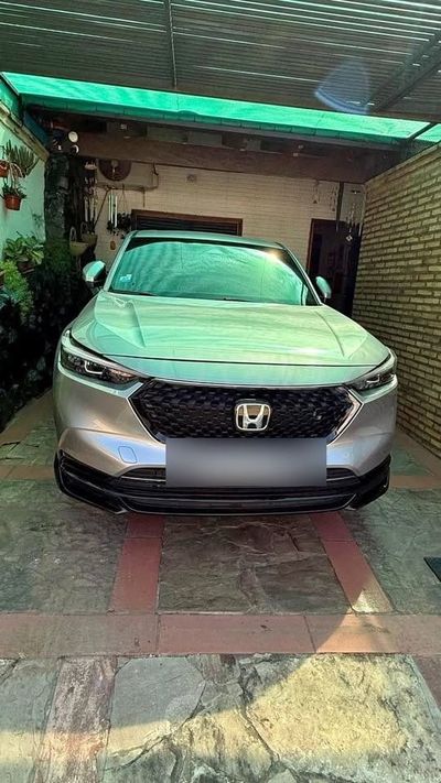 Honda HR-V thumbnail 1