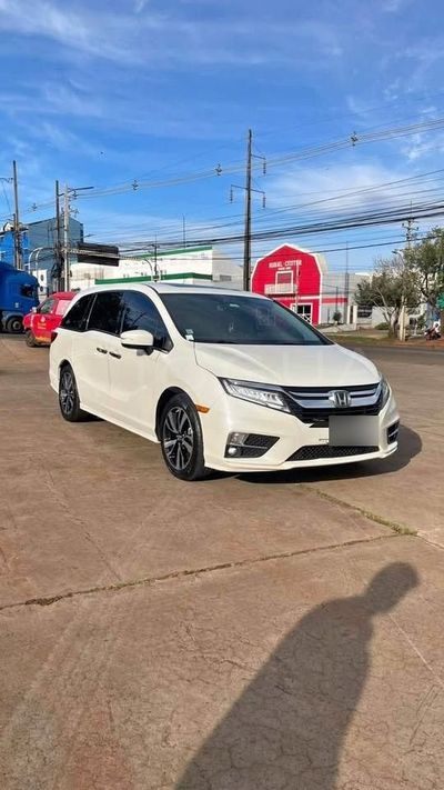 Honda Odyssey thumbnail 1