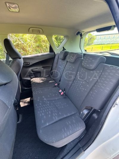 Toyota Ractis miniatura 5
