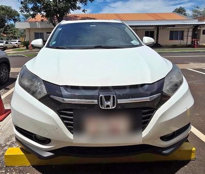 Honda HR-V thumbnail 1