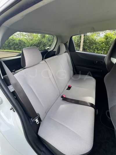 Toyota Vitz miniatura 2