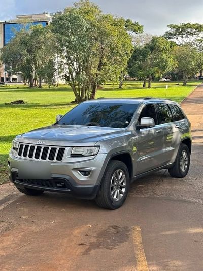 Jeep Grand Cherokee thumbnail 1