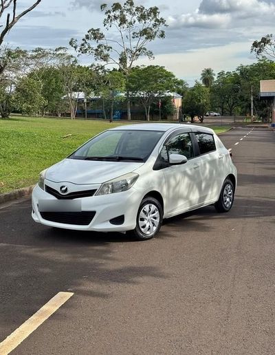 Toyota Vitz thumbnail 1